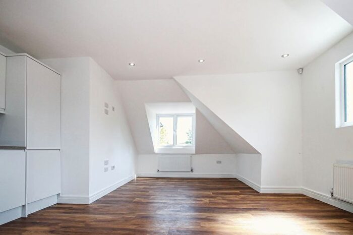 2 Bedroom Flat To Rent In Kenton Road, Harrow, Middlesex, HA1