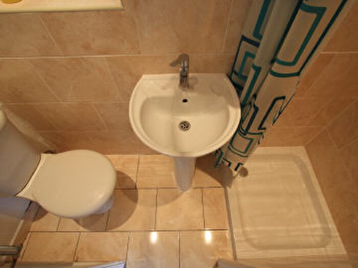 Studio To Rent In Waddon New Road, Croydon, CR0