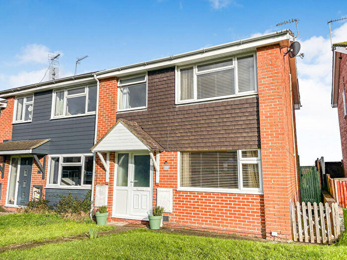 3 Bedroom Semi Detached House For Sale In Cranbourne Park, Hedge End, SO30