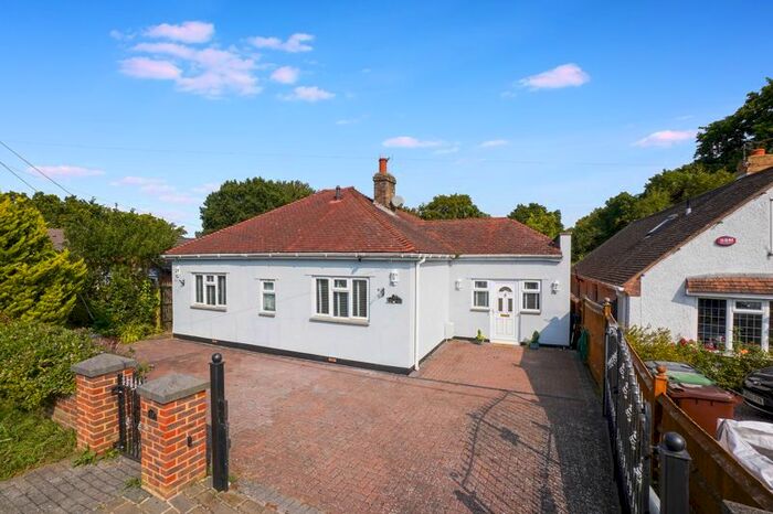 2 Bedroom Detached Bungalow To Rent In Hallsfield Road, Walderslade, Chatham, ME5