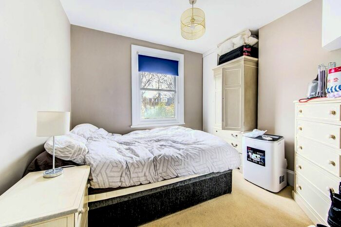 2 Bedroom Flat To Rent In Fulham Road, Parsons Green, London, SW6