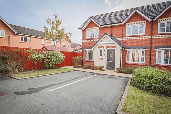 3 Bedroom End Of Terrace House To Rent In Napier Drive, Horwich, Bolton, BL6