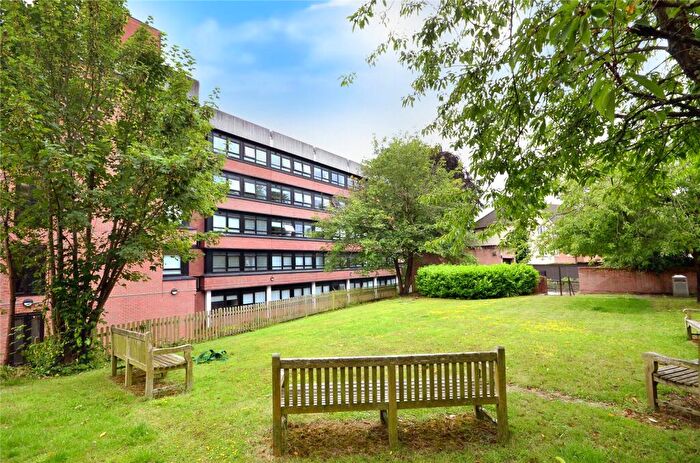 1 Bedroom Apartment For Sale In Newacre House, Wood Street, East Grinstead, RH19