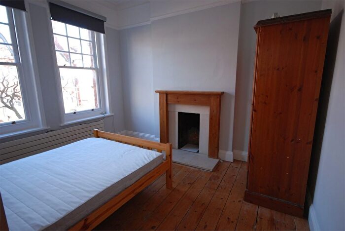 3 Bedroom Flat To Rent In Barcombe Avenue, Streatham Hill, SW2