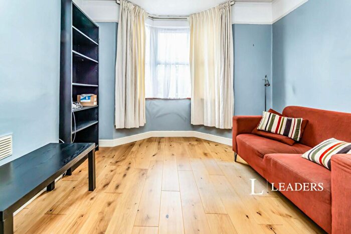 2 Bedroom Terraced House To Rent In Holland Road, SE25