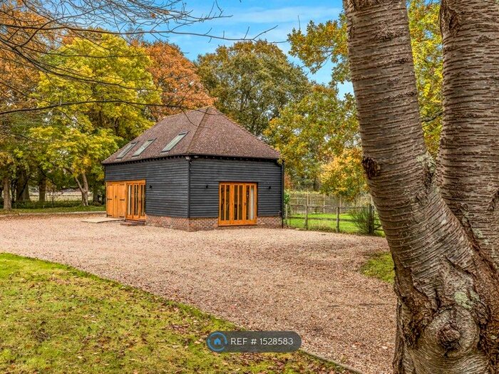 2 Bedroom Detached House To Rent In Oakwood, Oakwood, Chichester, PO18