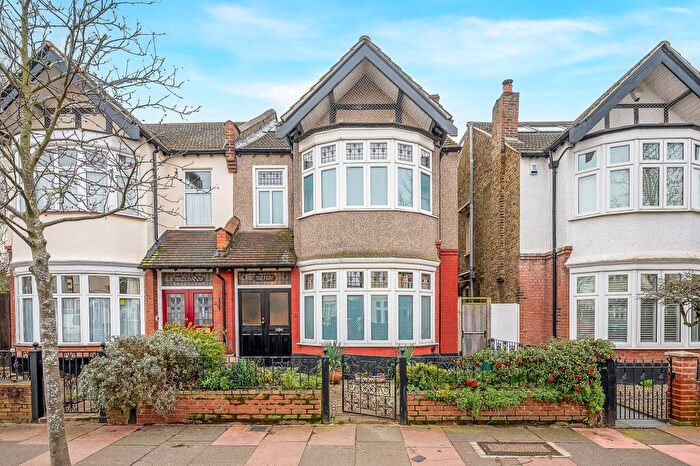 5 Bedroom Semi Detached House For Sale In Cromwell Road, Beckenham, BR3