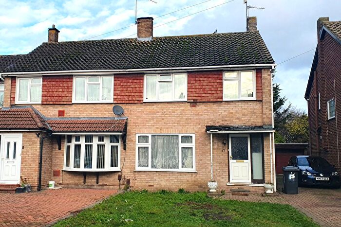 3 Bedroom Semi-Detached House For Sale In Colnbrook, Slough, SL3