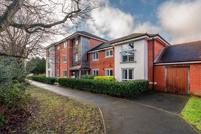 2 Bedroom Flat For Sale In Sable Close, Locks Heath, SO31