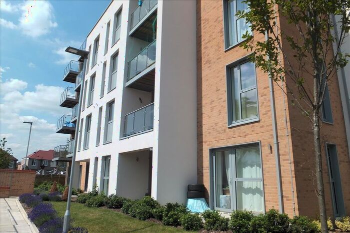 1 Bedroom Flat To Rent In Chapman House, Feltham, TW13