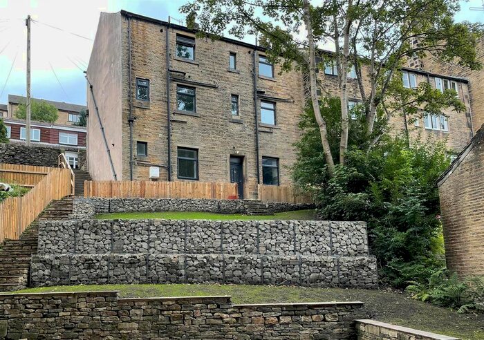 1 Bedroom Terraced House To Rent In Dunford Road, Holmfirth, HD9