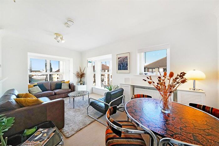 2 Bedroom Flat To Rent In Parr House, Silvertown, E16