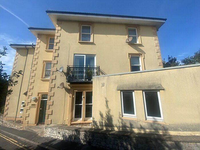 3 Bedroom Flat To Rent In Park Place, Weston-super-Mare, BS23