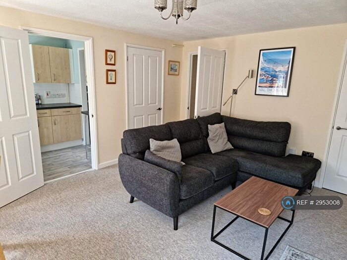 1 Bedroom Flat To Rent In Taunton Close, Cambridge, CB1