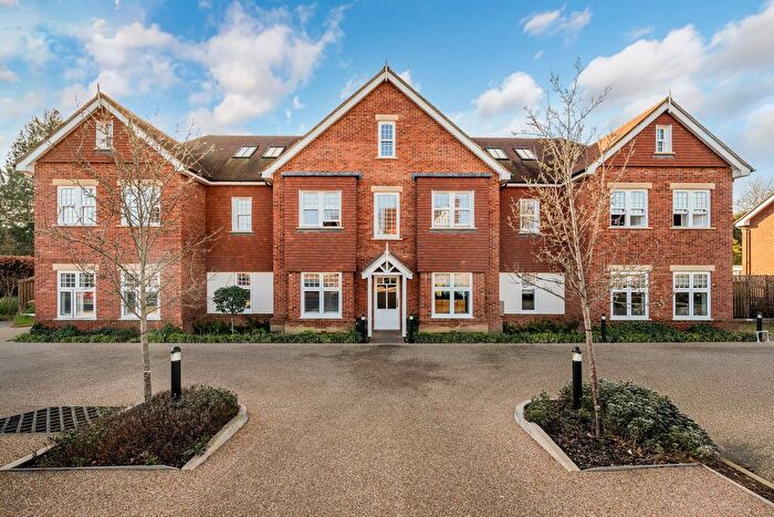 2 Bedroom Flat For Sale In Gresham Gardens, Oxted, RH8