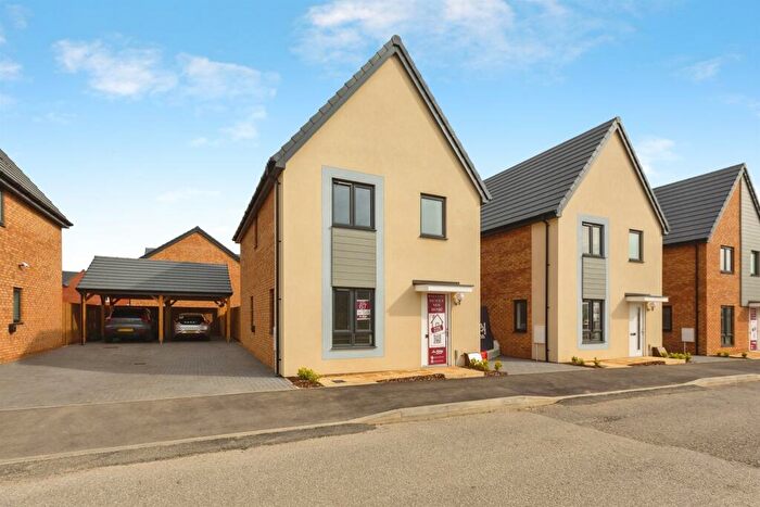 3 Bedroom Detached House For Sale In Arcadia Park, Aylesbury, HP18