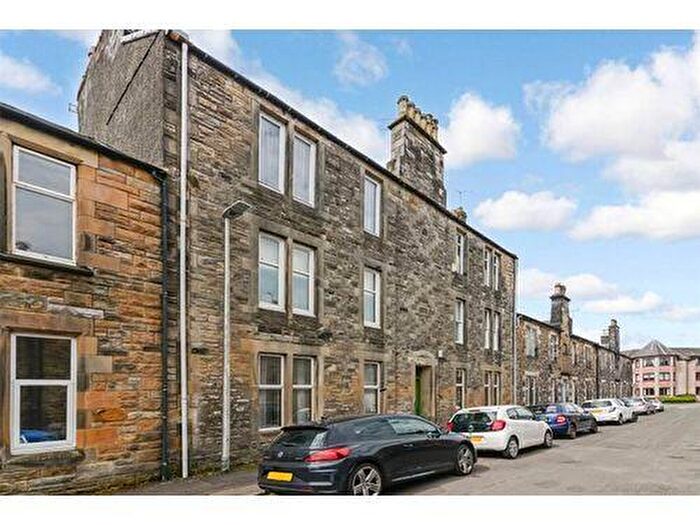 3 Bedroom Flat To Rent In Ronald Place, Stirling, FK8