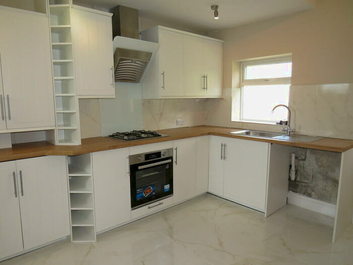 4 Bedroom House To Rent In Westborough Drive, Halifax, HX2