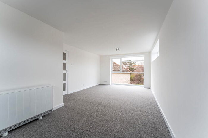 2 Bedroom Apartment To Rent In Twynham Road, Bournemouth, BH6