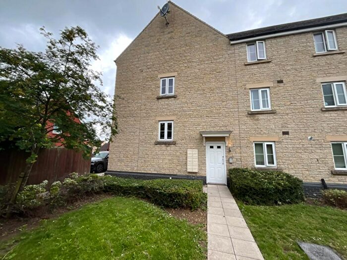 2 Bedroom Flat For Sale In Deneb Drive, Swindon, SN25