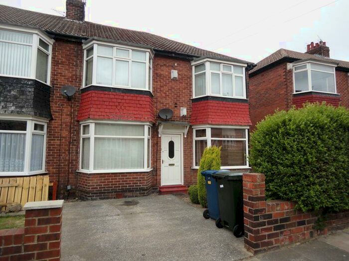 2 Bedroom Flat To Rent In Ovington Grove, Fenham, Newcastle Upon Tyne, NE5