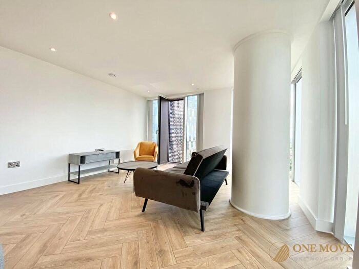 2 Bedroom Flat To Rent In Chester Road, Manchester, M15