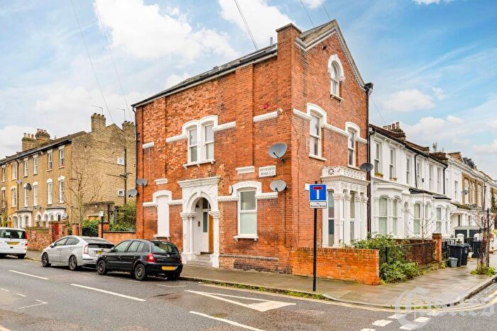 1 Bedroom Flat To Rent In Powell Road, Hackney, E5