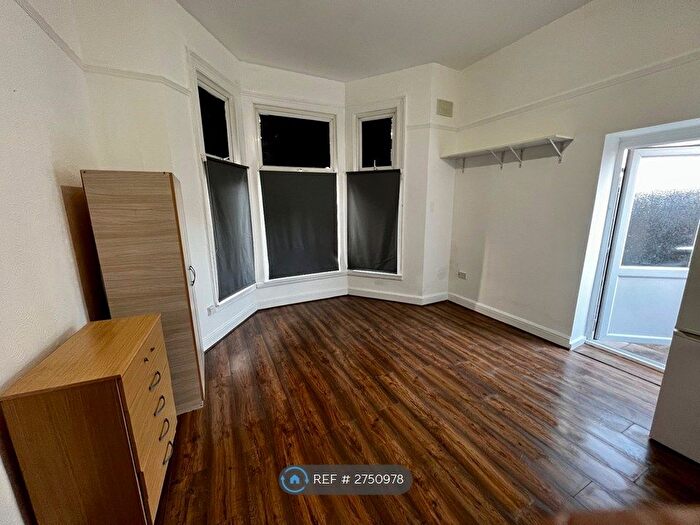 Studio To Rent In Studio Garden, Ilford, IG1