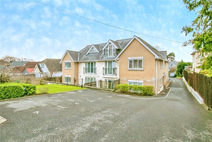 2 Bedroom Flat For Sale In Blandford Road, Poole, Dorset, BH16