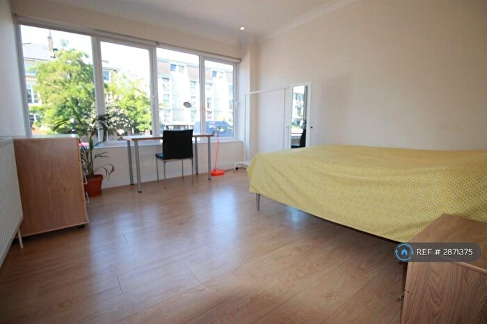5 Bedroom Flat To Rent In Camden Road, London, NW1
