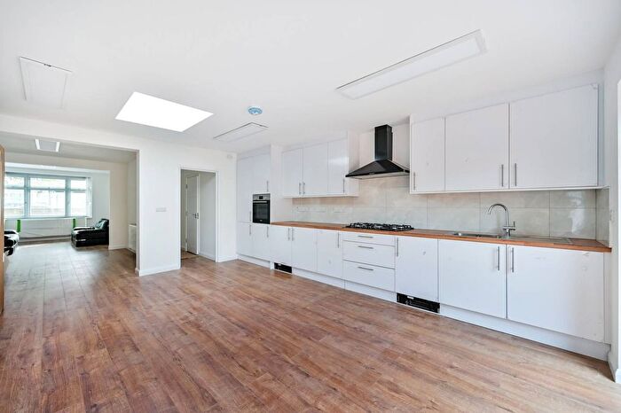 3 Bedroom End Of Terrace House To Rent In Burnham Gardens, Cranford, Hounslow, TW4