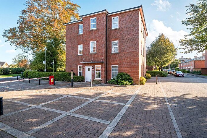 1 Bedroom Flat For Sale In Knowle Avenue, Knowle, Hampshire, PO17