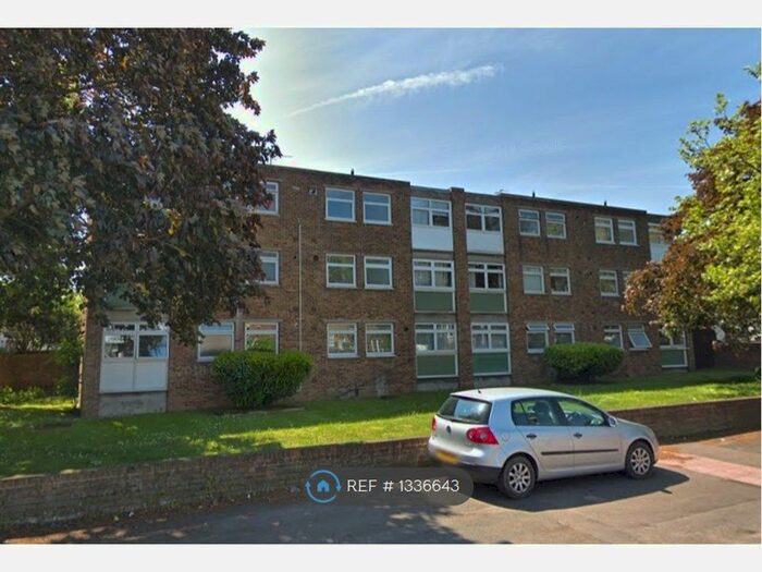 2 Bedroom Flat To Rent In Lingfield Avenue, Dartford, DA2