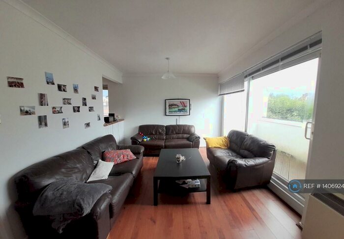 2 Bedroom Flat To Rent In Willes Road, Leamington Spa, CV31