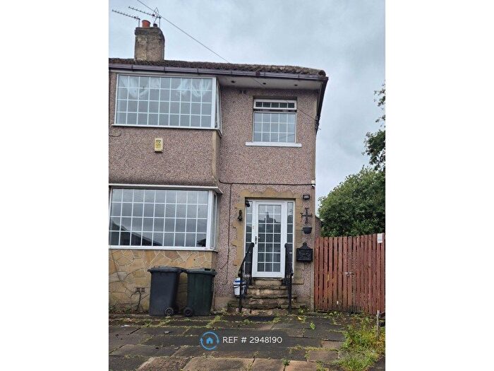 3 Bedroom Semi-Detached House To Rent In Bradford, Bradford, BD9