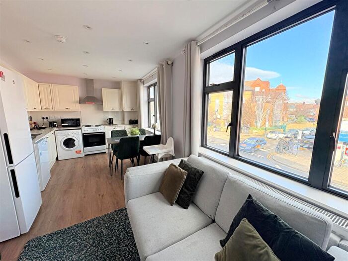 3 Bedroom Apartment To Rent In Dudden Hill Lane, London, NW10