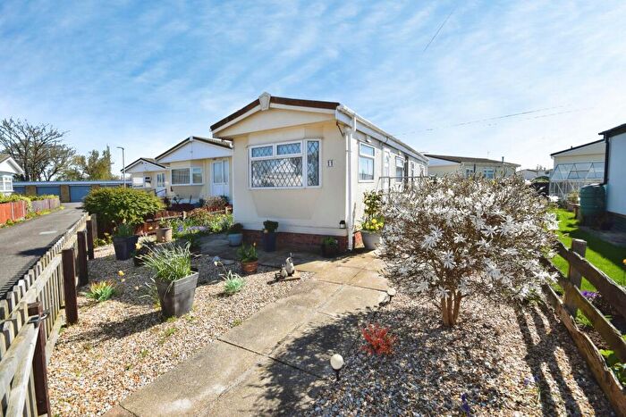 2 Bedroom Park Home For Sale In Sunnyside Park, Skegness, PE25