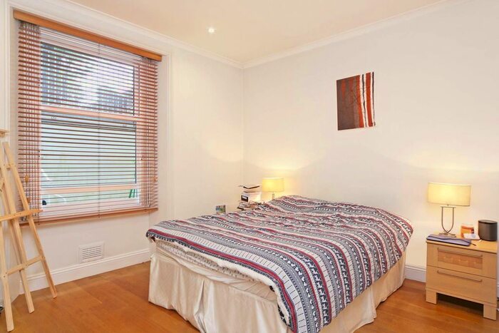 3 Bedroom Flat To Rent In Philbeach Gardens, Earls Court, London, SW5