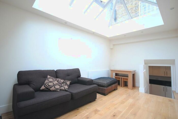 1 Bedroom Flat To Rent In Kennington Road London, SE11