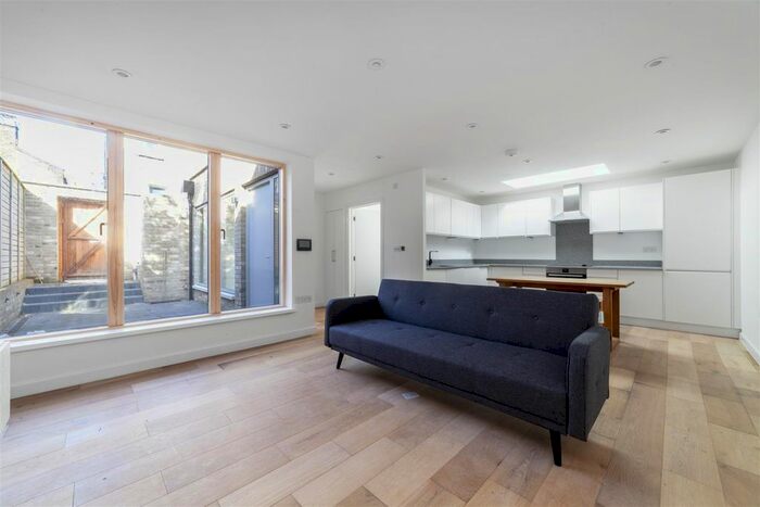 1 Bedroom Flat To Rent In Ravensbourne Road, London, SE6