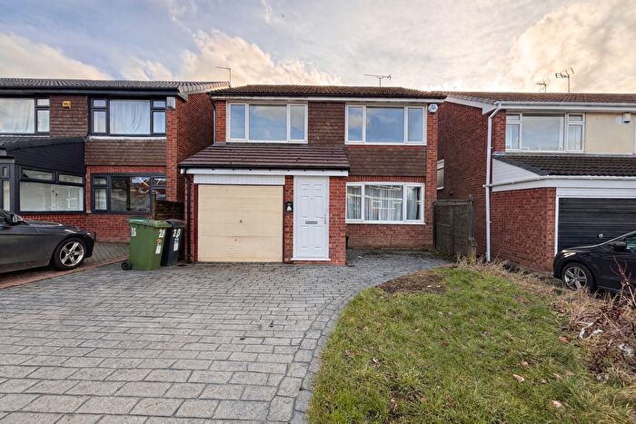 3 Bedroom Detached House To Rent In Bodmin Rise, Walsall, WS5