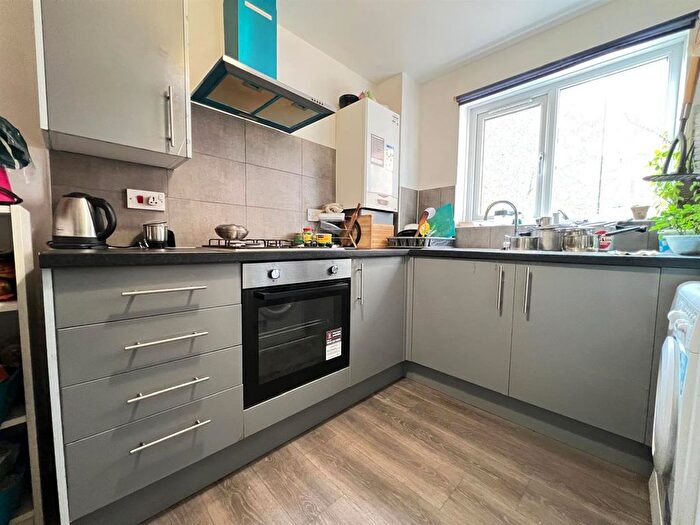 1 Bedroom Flat To Rent In Express Drive, Ilford, IG3