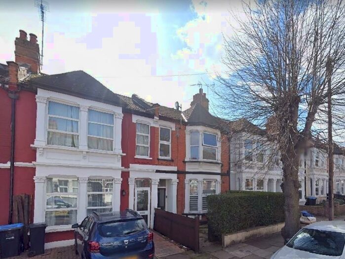 2 Bedroom Flat To Rent In Elvendon Road, Bounds Green, N13