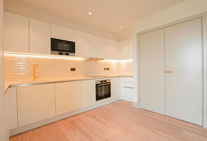 2 Bedroom Apartment To Rent In Ashley Road, London, N17