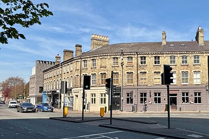 2 Bedroom Apartment To Rent In Hills Road, Cambridge, CB2