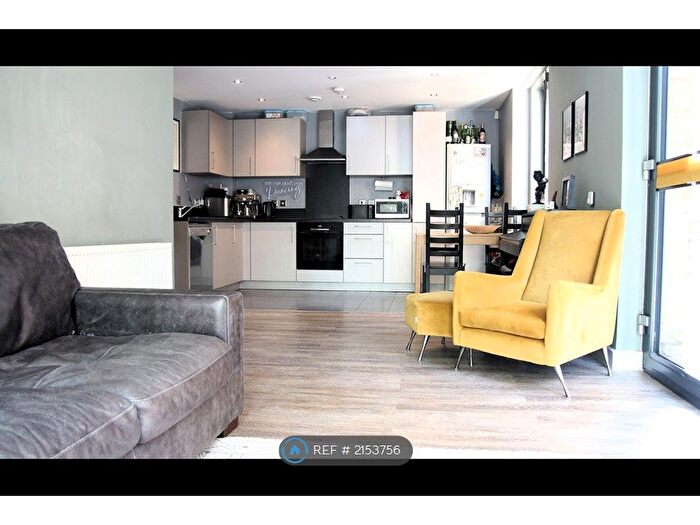 2 Bedroom Flat To Rent In Vancouver House, London, SE16