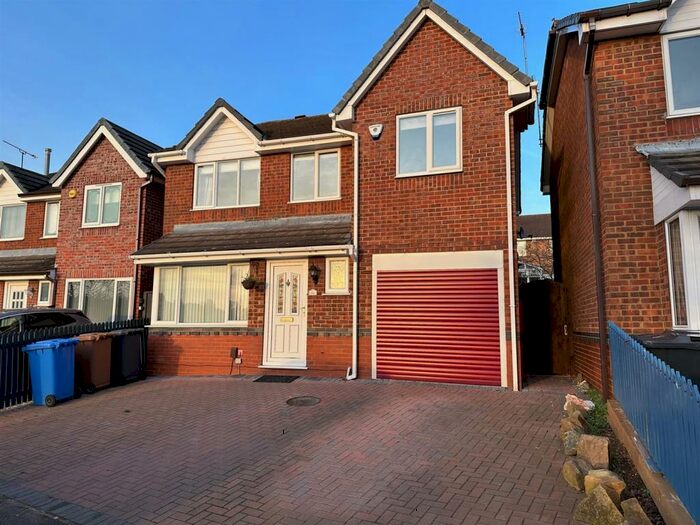 5 Bedroom Detached House To Rent In Alsager Close, Oakwood, Derby, DE21