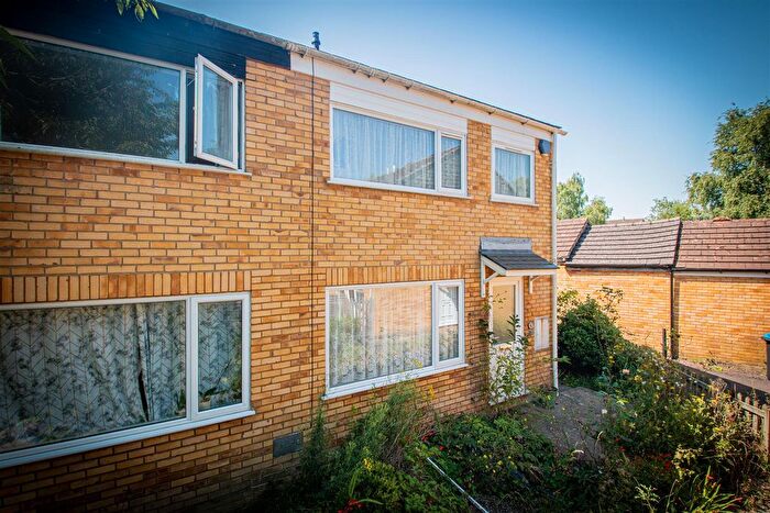 3 Bedroom Semi-Detached House To Rent In Harlans Close, Eaglestone, Milton Keynes, MK6