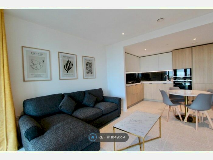 2 Bedroom Flat To Rent In Bouchon Point, London, E1