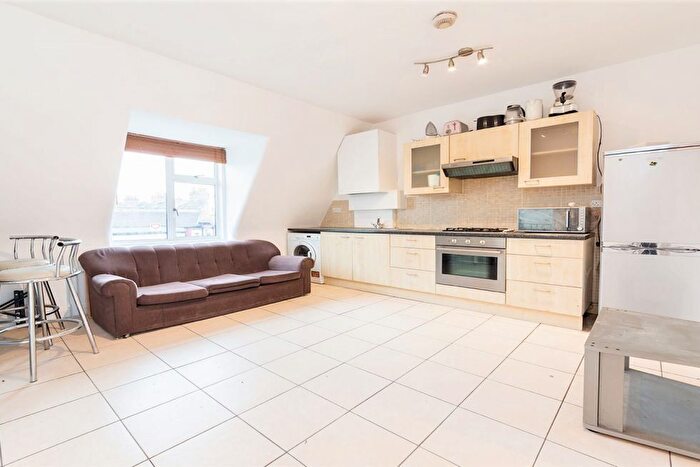 2 Bedroom Flat To Rent In High Road, London, NW10